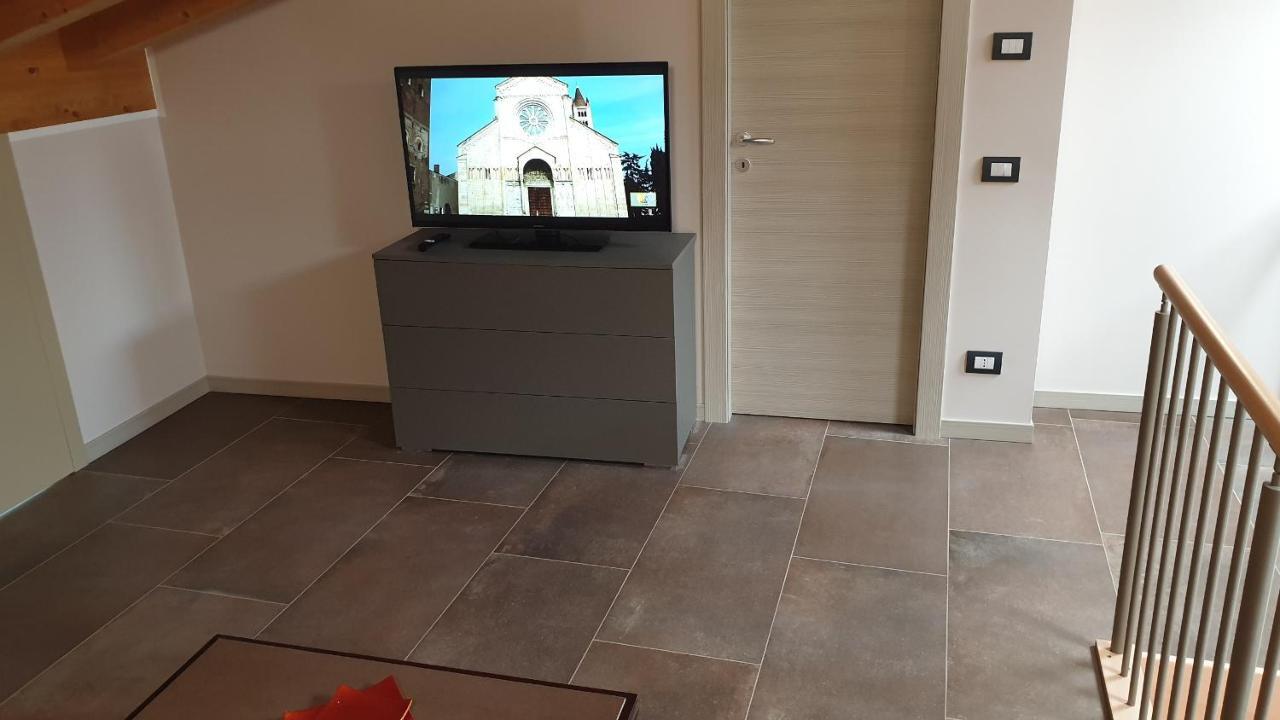 Dimora Rosso San Zeno - Wifi Veloce E Adatto Per Famiglie Verona Ngoại thất bức ảnh